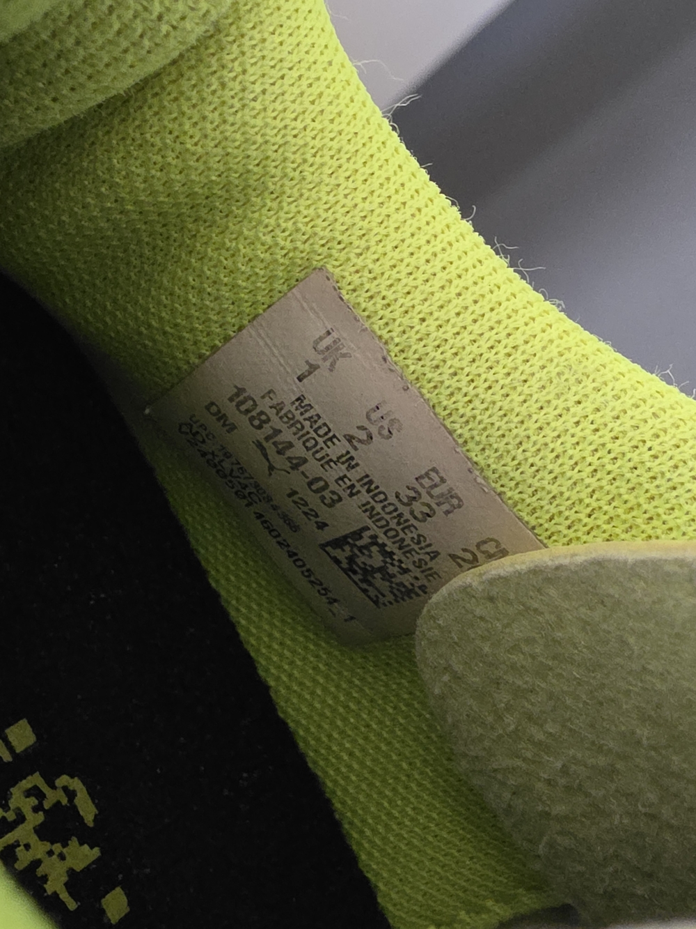 Neon Yellow Boy's PUMA Soccer Cleats Size 2